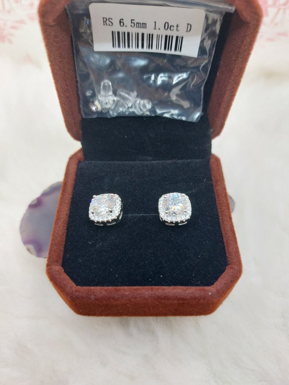 PT950 Platinum Stud Earrings 1-carat Square Shaped Round Rhinestone